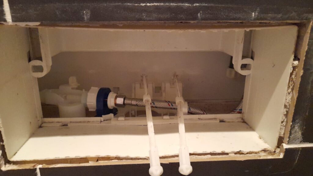 oprava a čištění podomítkových modulů